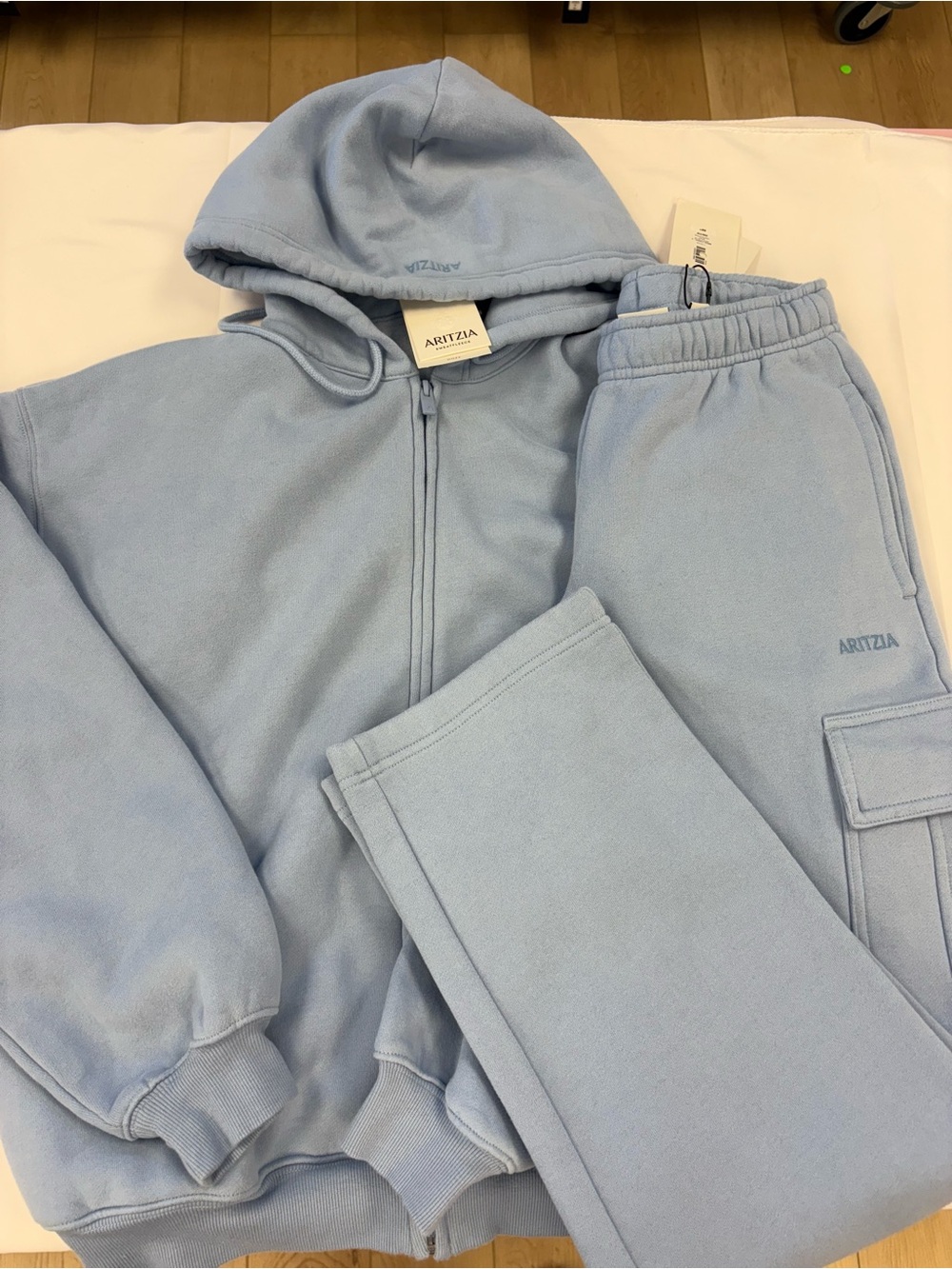 NWT aritzia ripple blue set